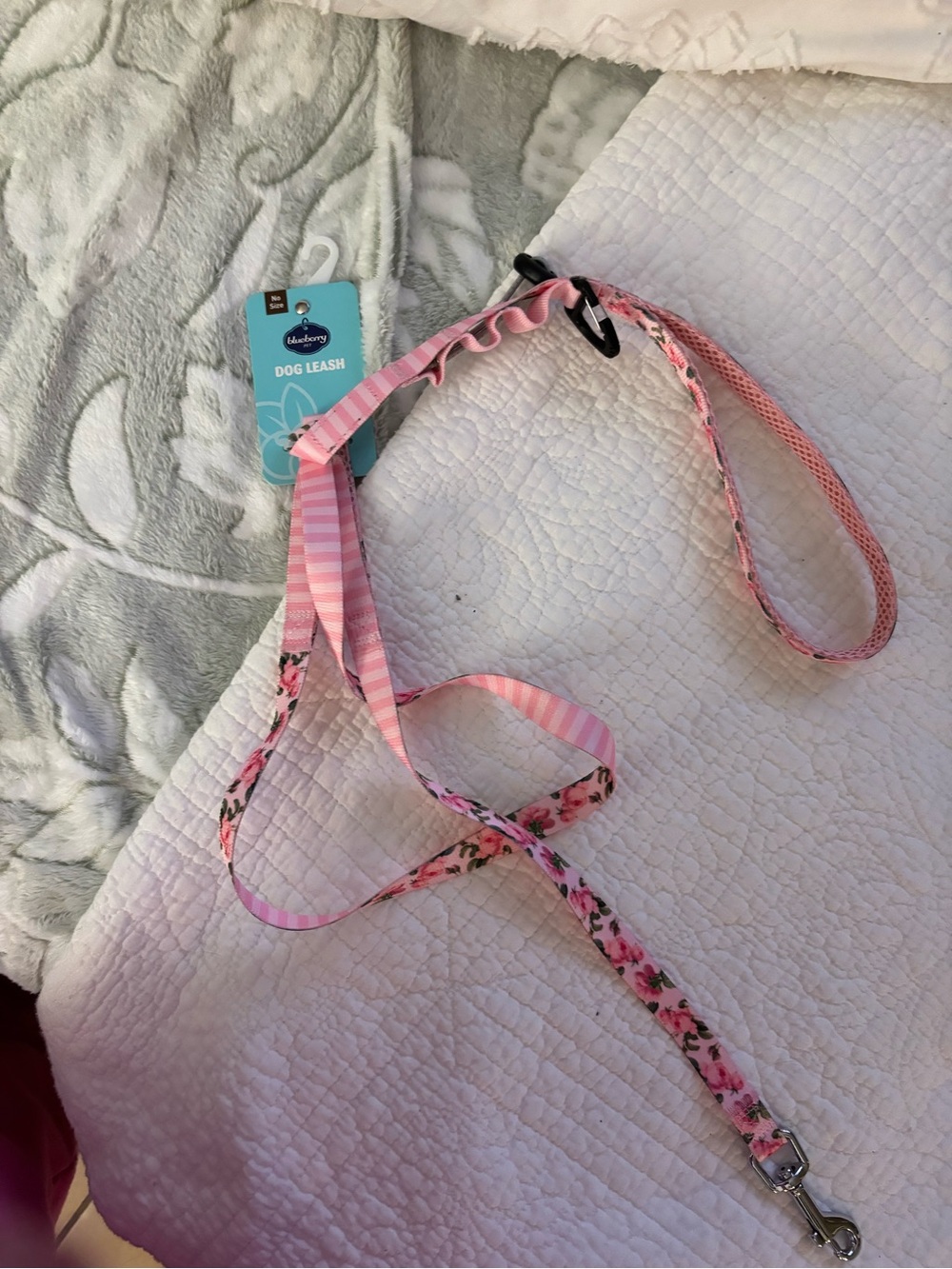 Blueberry Pet Floral Leash NWT